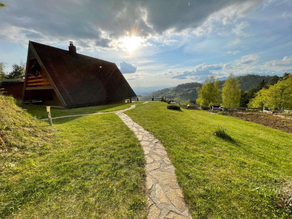 Mountain View Cottage คัมนิค ภายนอก รูปภาพ