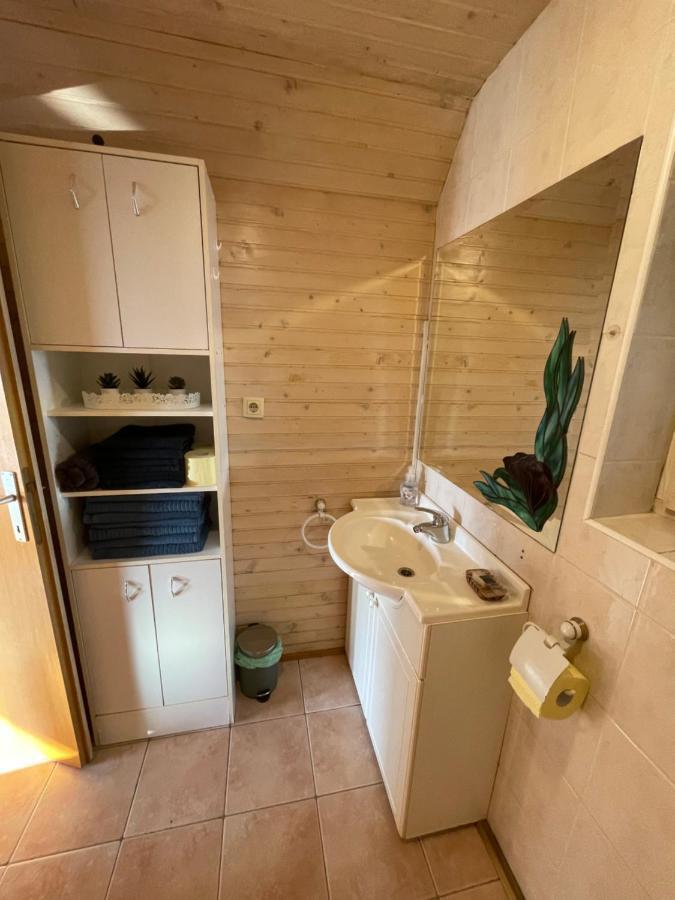Mountain View Cottage คัมนิค ภายนอก รูปภาพ