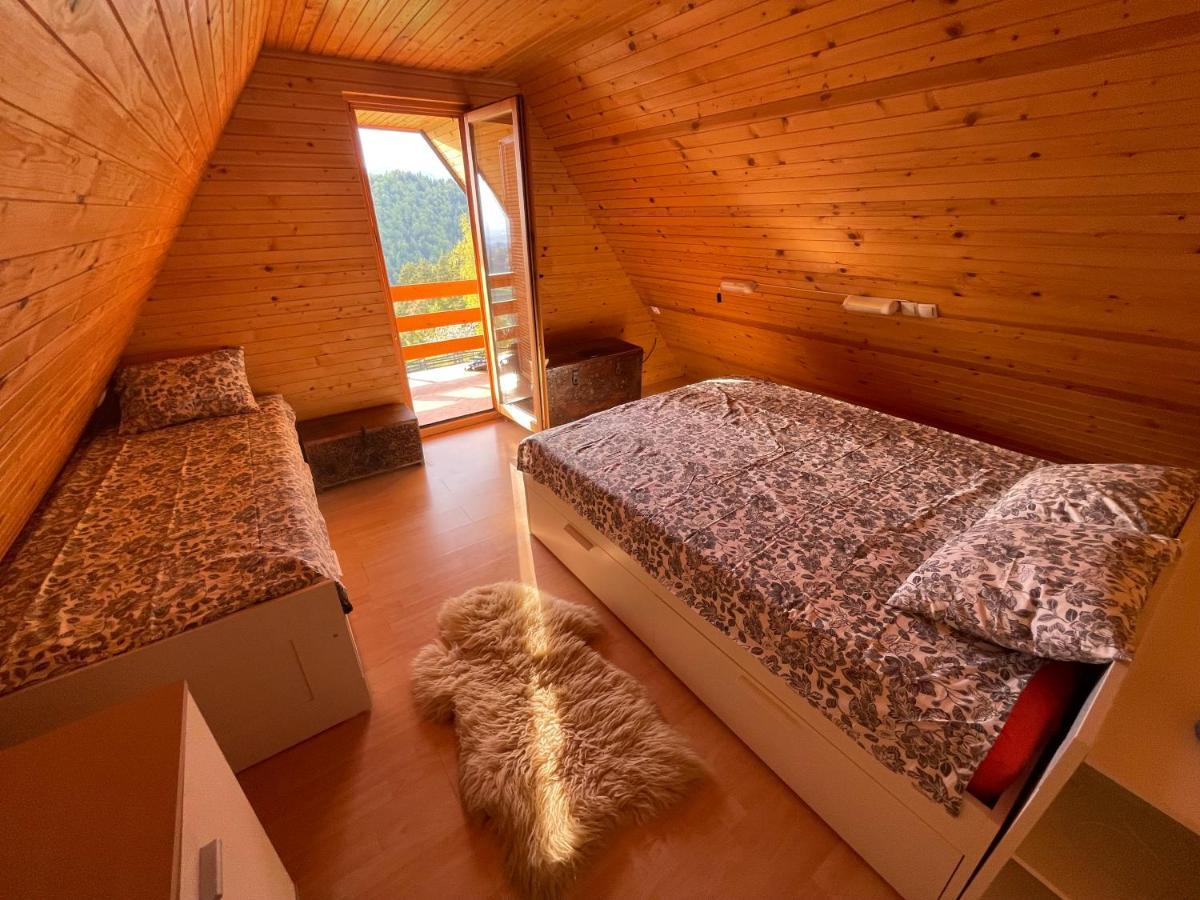 Mountain View Cottage คัมนิค ภายนอก รูปภาพ