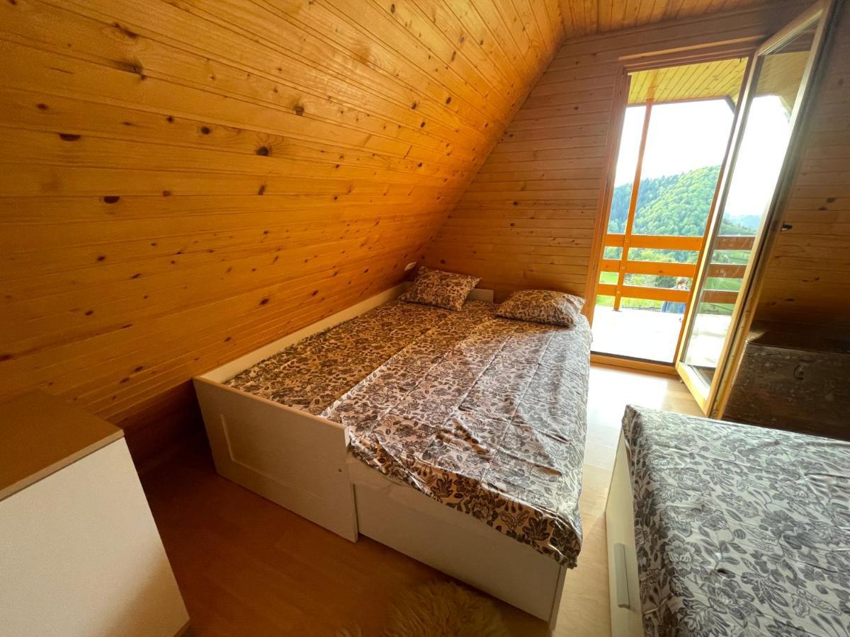 Mountain View Cottage คัมนิค ภายนอก รูปภาพ