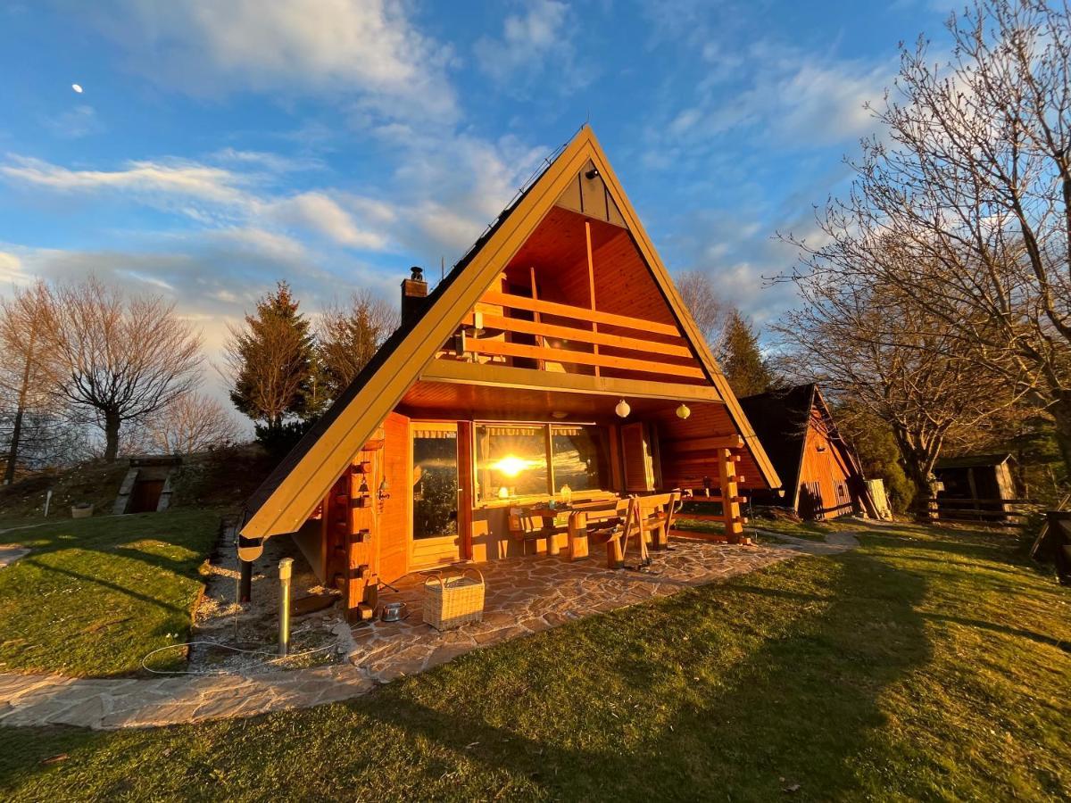 Mountain View Cottage คัมนิค ภายนอก รูปภาพ