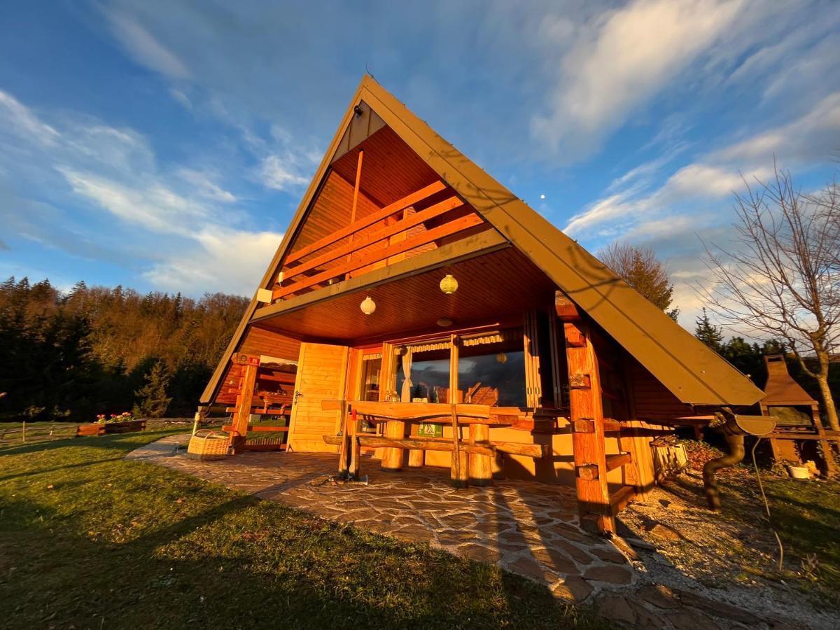 Mountain View Cottage คัมนิค ภายนอก รูปภาพ