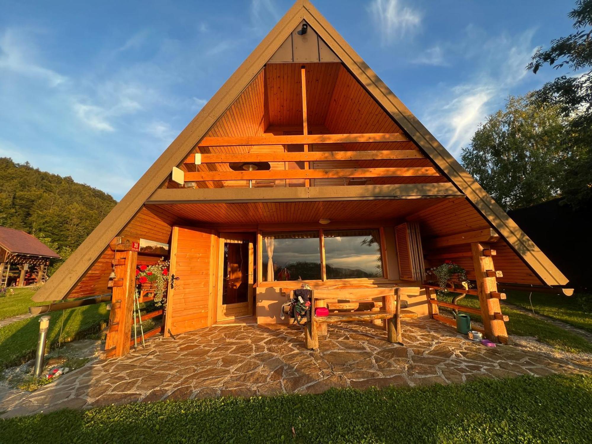 Mountain View Cottage คัมนิค ภายนอก รูปภาพ